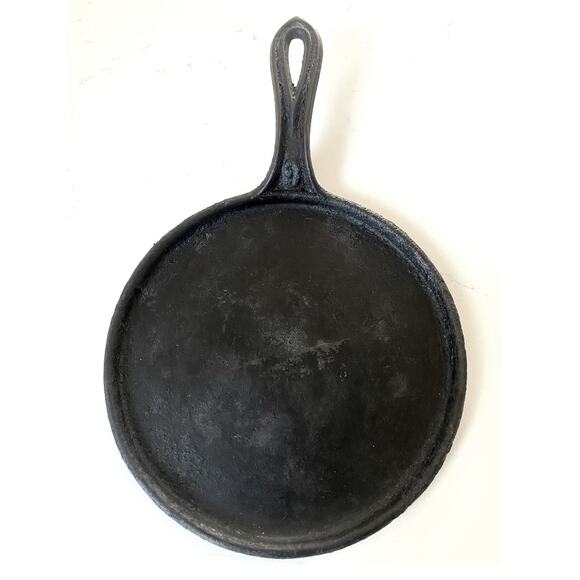 Unknown Other - Vintage Cast Iron Skillet with Gate Mark, Early American Pan